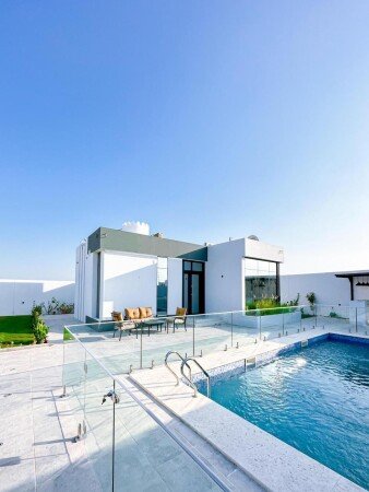 House 2 bedrooms, with pool