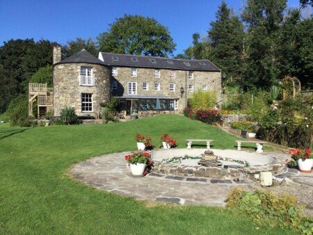 Bed and breakfast 12 guests, with garden