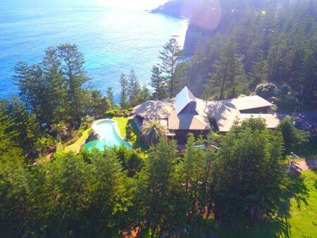 House 7 bedrooms, with pool