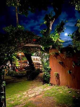 Auberge de jeunesse 3 voyageurs, avec jardin