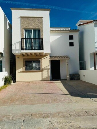 House 3 bedrooms, with air conditioning