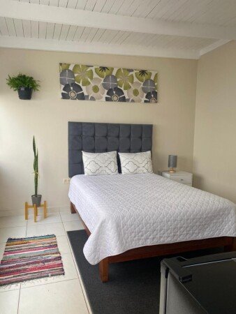 Bed and breakfast 1 habitación, con jardín