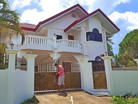 House 3 bedrooms, with garden