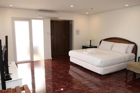 Hotel with gym