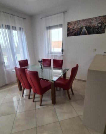 Apartment 4 bedrooms, with garden