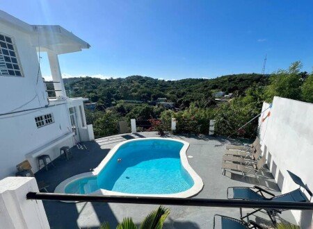 House 5 bedrooms, with pool