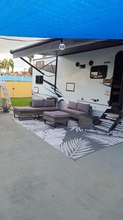 Camping / Mobile Home 2 bedrooms, with pool