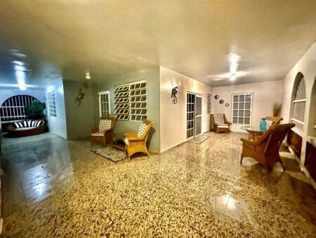 House 8 guests, with wifi