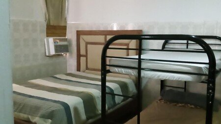 Hostal 1 habitación, con jardín