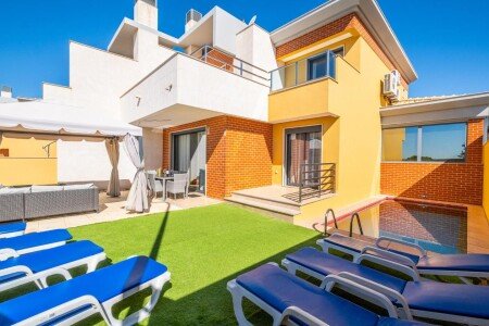 House 4 bedrooms, with jacuzzi