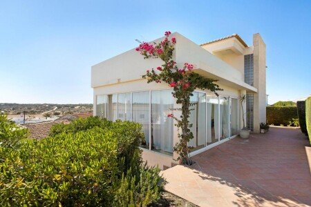 Villa 4 habitaciones, con jardín