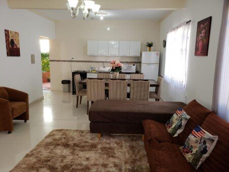 Casa 2 habitaciones, con jardín