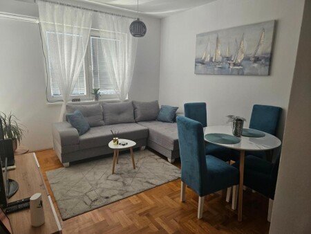 Wohnung 1 Schlafzimmer, mit Klimaanlage