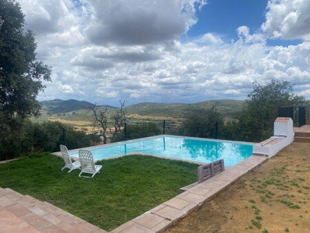 House 2 bedrooms, with pool