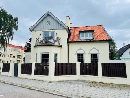 Villa 7 Schlafzimmer, mit Garten