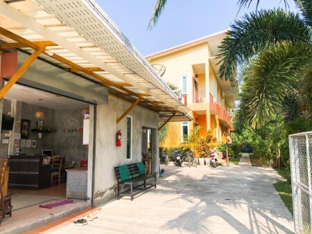 Hotel con giardino