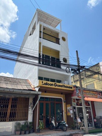 Hotel with air conditioning