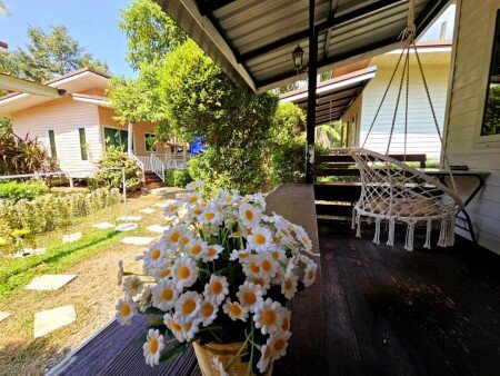 House 4 guests, with garden