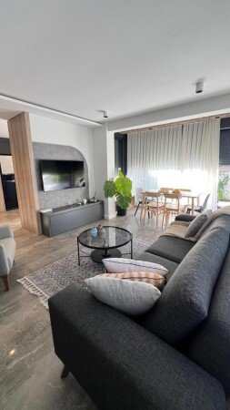 Wohnung 2 Schlafzimmer, mit Garten
