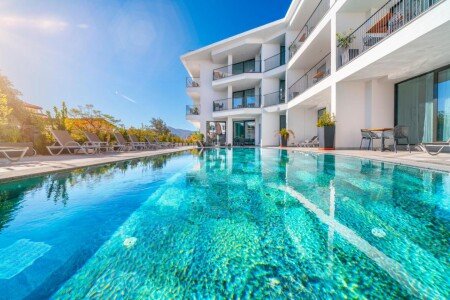 Hotel mit Pool
