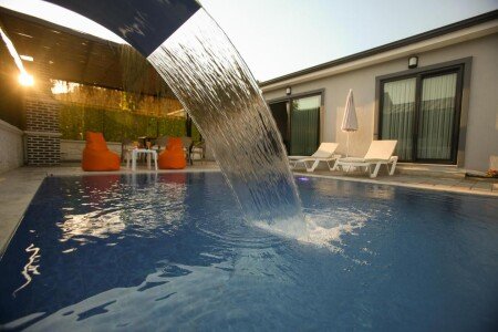 Villa 7 guests, with pool