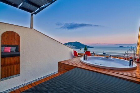 Hotel mit Pool