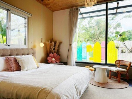 House 10 guests, with pool