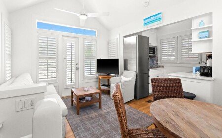 House 1 bedroom, with pool