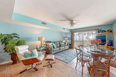 Apartment 8 guests, with pool