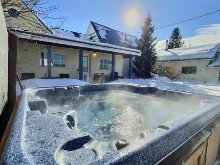 House 4 bedrooms, with jacuzzi