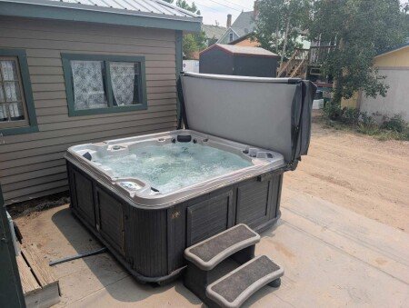 House 4 bedrooms, with jacuzzi