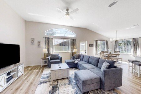 House 8 guests, with air conditioning