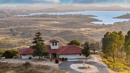 House 1 bedroom, with jacuzzi