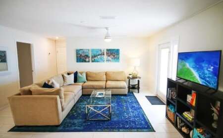 House 4 guests, with garden