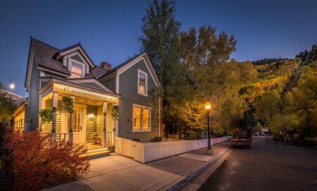 Hostel 2 guests, with breakfast