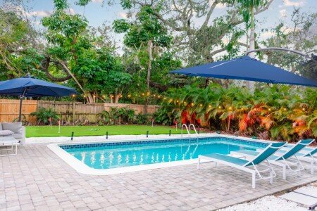 House 4 bedrooms, with pool