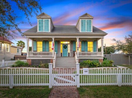 House 3 bedrooms, with pool