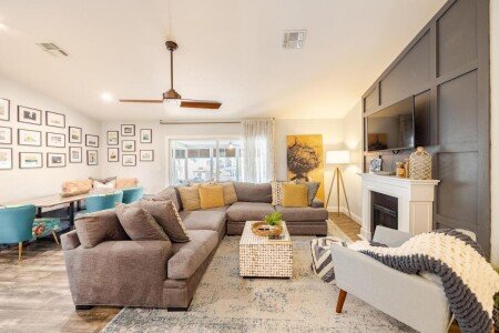 House 6 guests, with pool