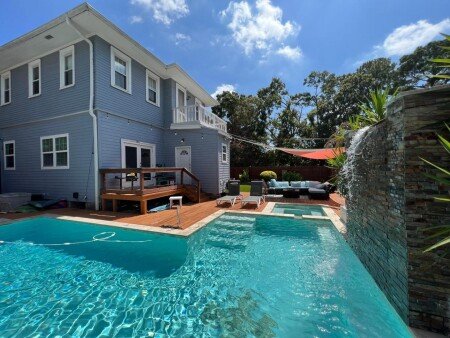 House 4 bedrooms, with jacuzzi