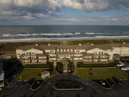 House 16 guests, with jacuzzi