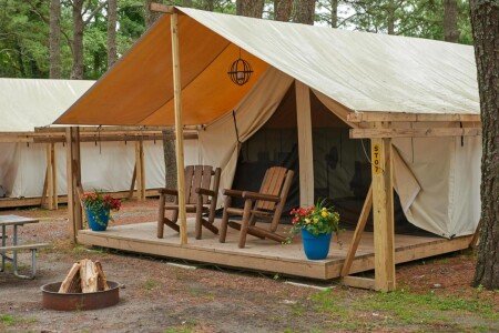 House 6 guests, with pool