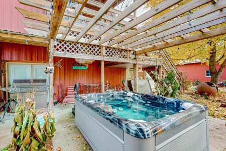 House 4 bedrooms, with jacuzzi