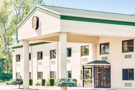 Hotel with air conditioning