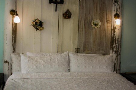 Bed and breakfast 4 guests, with garden