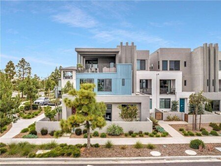 House 4 bedrooms, with pool