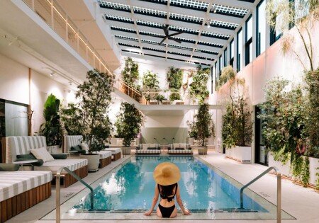Hotel with jacuzzi