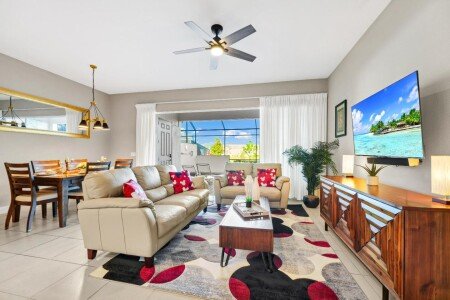 House 4 bedrooms, with pool