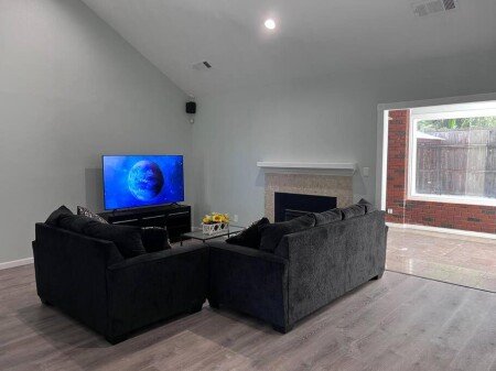 House 3 bedrooms, with parking