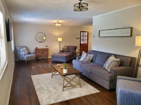 House 3 bedrooms, with parking