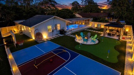 House 4 bedrooms, with pool